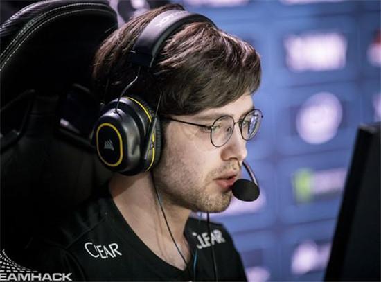 在联赛中无敌！ Chovy 的Sylas进出七次， Generation Gaming 毫发无伤地击败了 BNK FEARX 。