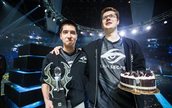 shanji锐评今日队伍发挥：我们五个人包括教练都是满分！